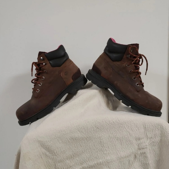 ladies wolverine boots